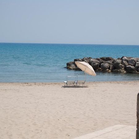夏卡Mansarda Mare Red公寓 外观 照片